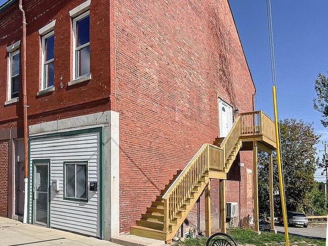 Building Photo - 90 High St