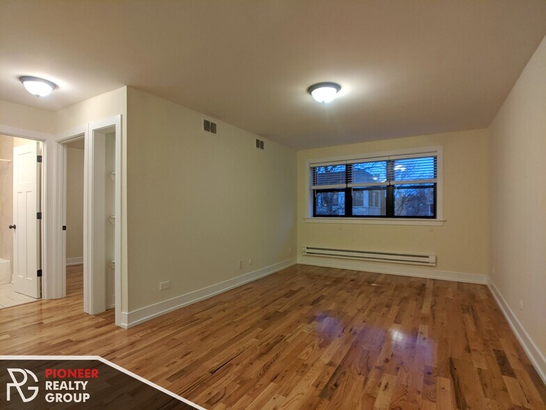 Building Photo - 557 W Arlington Pl