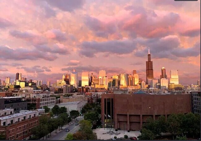 Building Photo - 6 S Laflin St