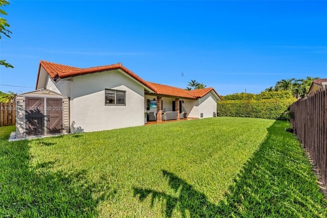 Building Photo - 1417 SW 139th Ave