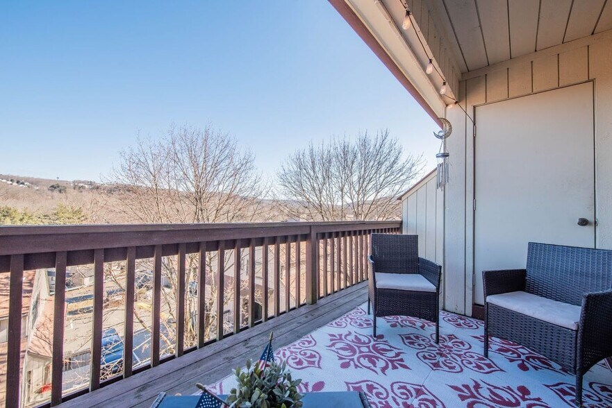 Building Photo - 157 Beacon Hill Common