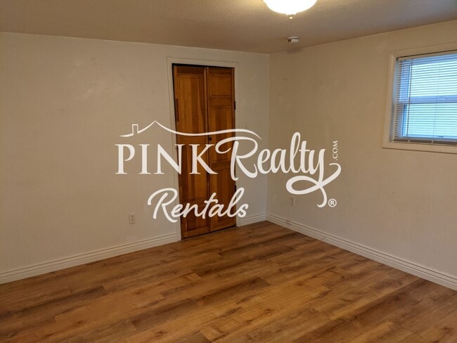 Building Photo - 15 Narrows Rd