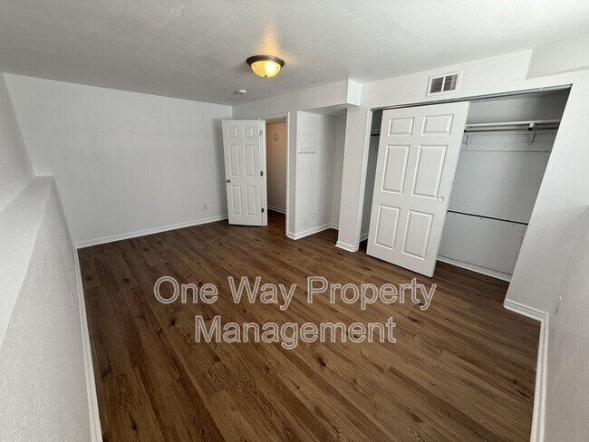 Building Photo - 4541 Dinosaur Ct