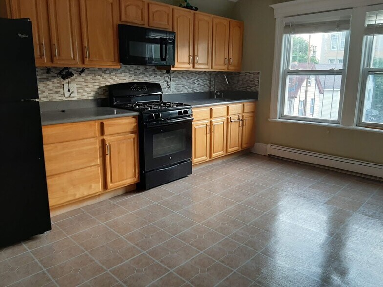 Primary Photo - 4830 91st Pl