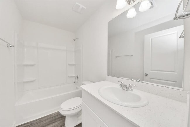 Building Photo - 10314 Valley Vista Dr