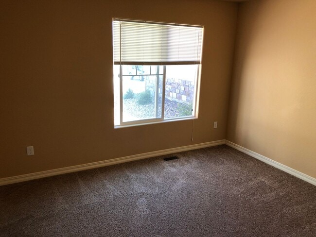 Building Photo - RANCH-STYLE 3BD featuring ONE-LEVEL LIVING in FALCON! - Security Deposit Waiver Available