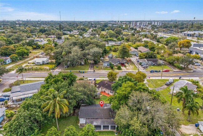 Building Photo - 1709 N 59th Terrace