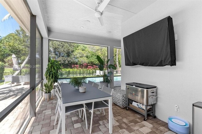 Building Photo - 10185 Cameilla St