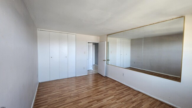 Building Photo - 3817 Ventnor Ave