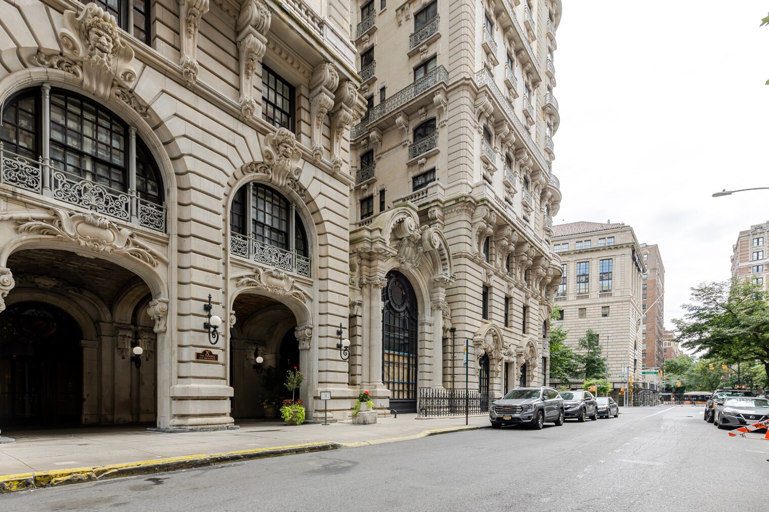Building Photo - 240 W 73rd St