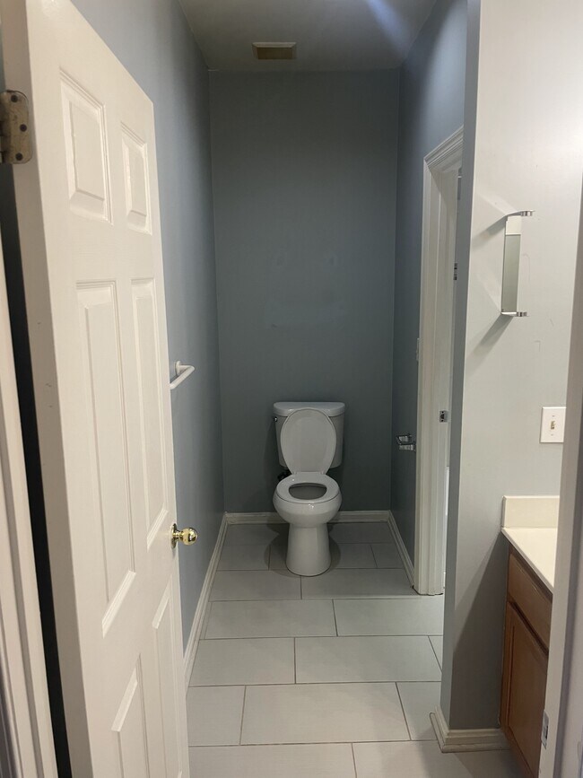 Building Photo - 7210 Bogley Rd