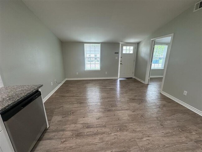 Building Photo - 103 Wade St