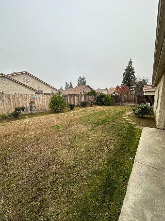 Building Photo - 2260 E Niles Ave