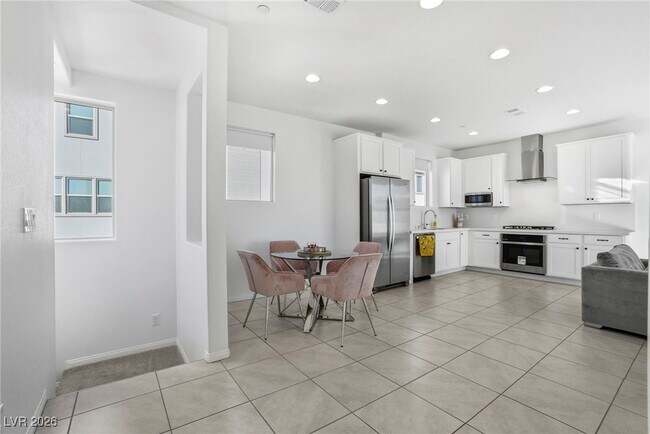 Building Photo - 11568 Kindle Corner Ave