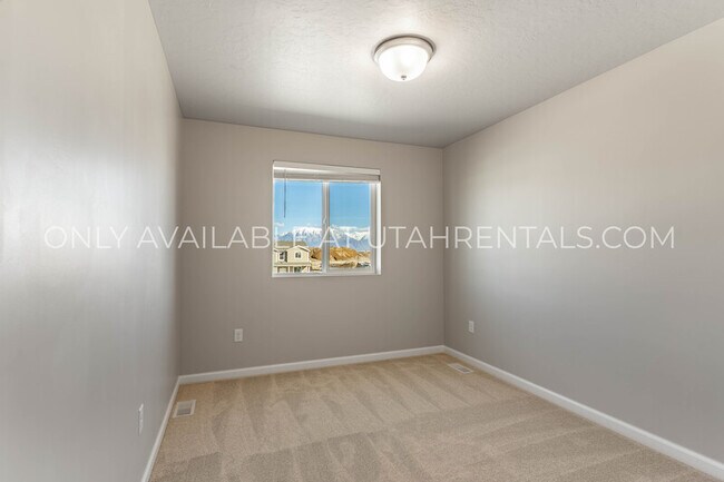 Building Photo - 100 Riverside Drive