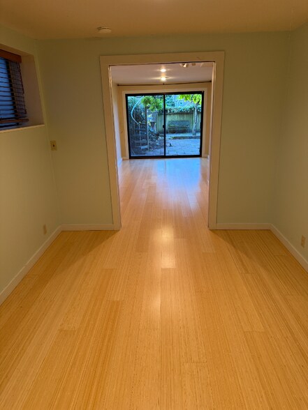 Building Photo - 6547 Greenwood Ave N