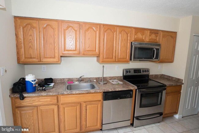 Building Photo - 6128 Hoskins Hollow Cir