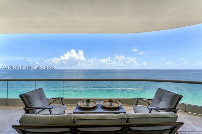 Building Photo - 16047 Collins Ave