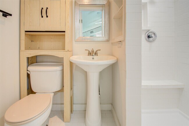 Building Photo - 5311 Palmetto St