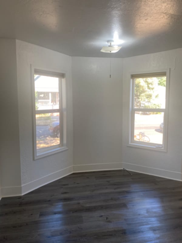 Building Photo - 398 22nd St SE