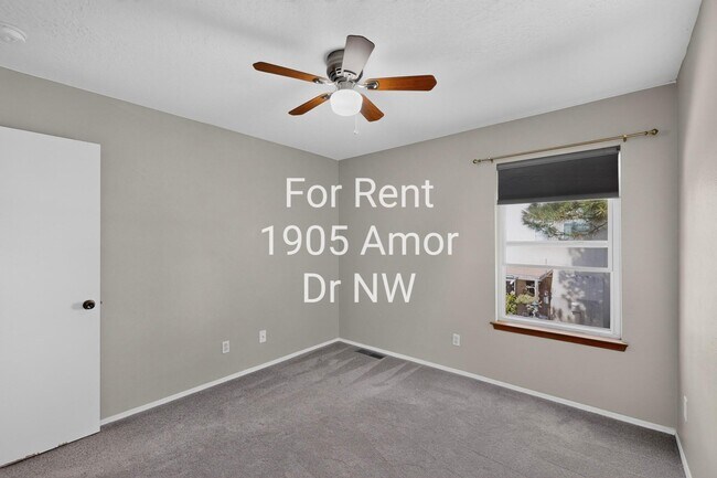 Building Photo - 1905 Amor Dr NW