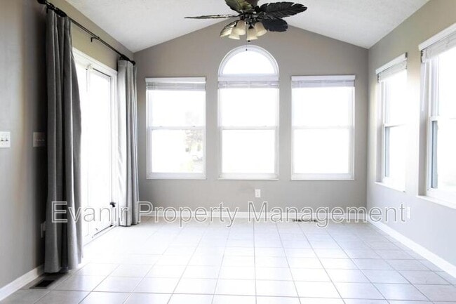 Building Photo - 2257 Murphy Ln E