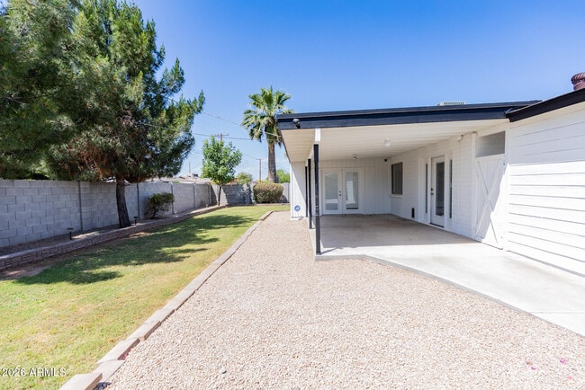 Building Photo - 1305 W Romo Jones St