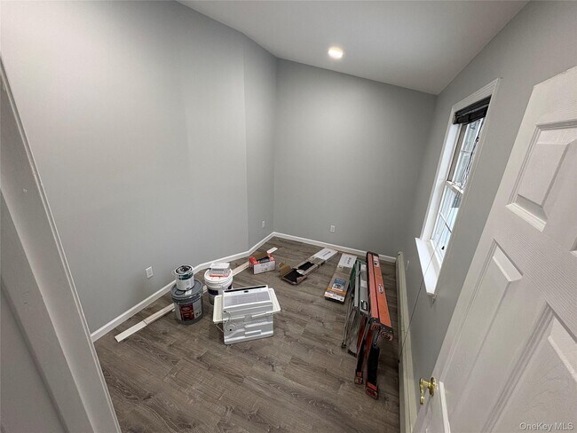 Building Photo - 10 Matsunaye Dr