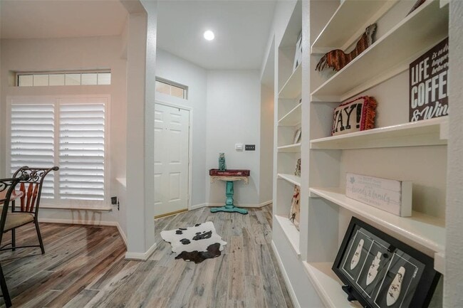 Building Photo - 102 Wintergreen Trail