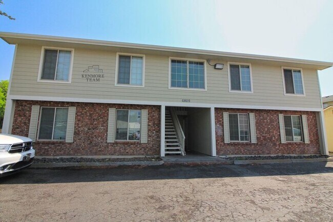 Building Photo - 6809 W Kennewick Ave