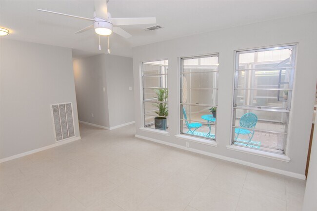 Building Photo - 6703 Stonewater