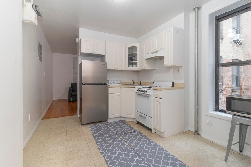 Building Photo - 317 E 93rd St