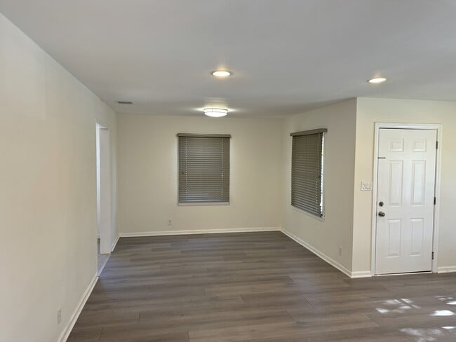Dinning Rm - 8026 Chase Ave