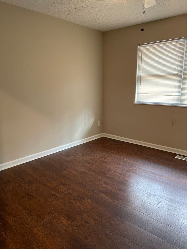 Building Photo - Duplex in Douglasville