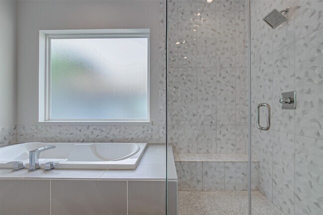 Building Photo - 8926 Spring Knoll Forest Dr