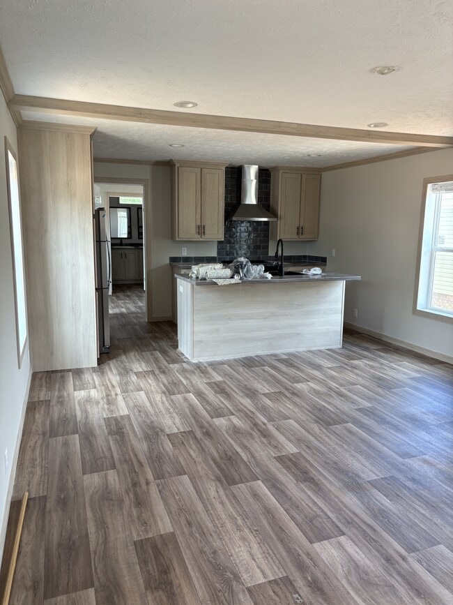 Building Photo - 400 Parker St