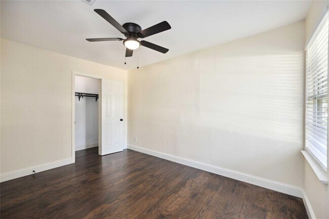 Building Photo - 3403 Linkwood Dr