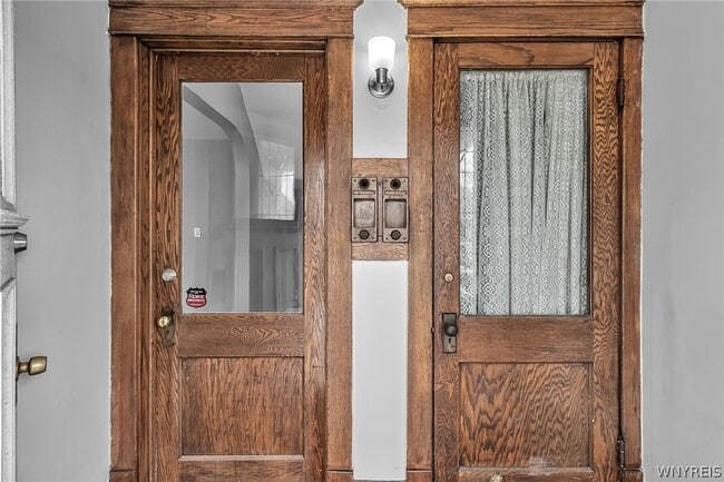 Building Photo - 49 Virgil Ave