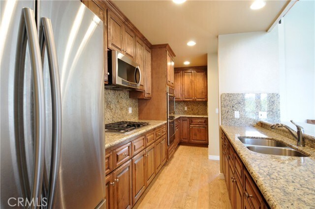 Building Photo - 374 Miraleste Dr