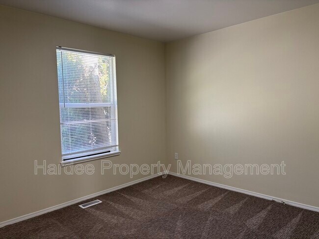 Building Photo - 1422 Allante Pl