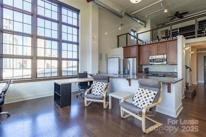 Building Photo - 715 N Graham St