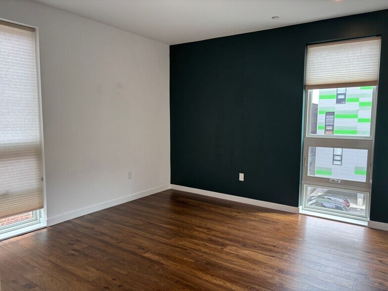 Building Photo - 1501 N 31st St