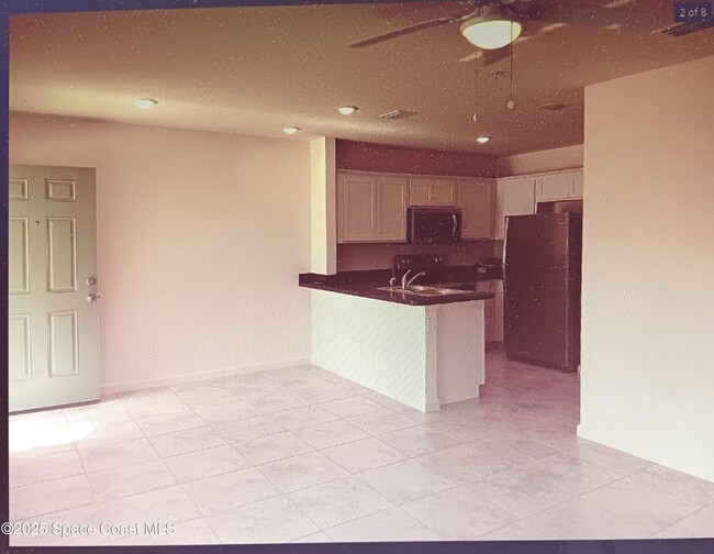 Building Photo - 805 Angela Ave