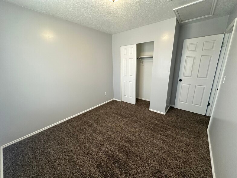 Building Photo - 1634 N 725 W