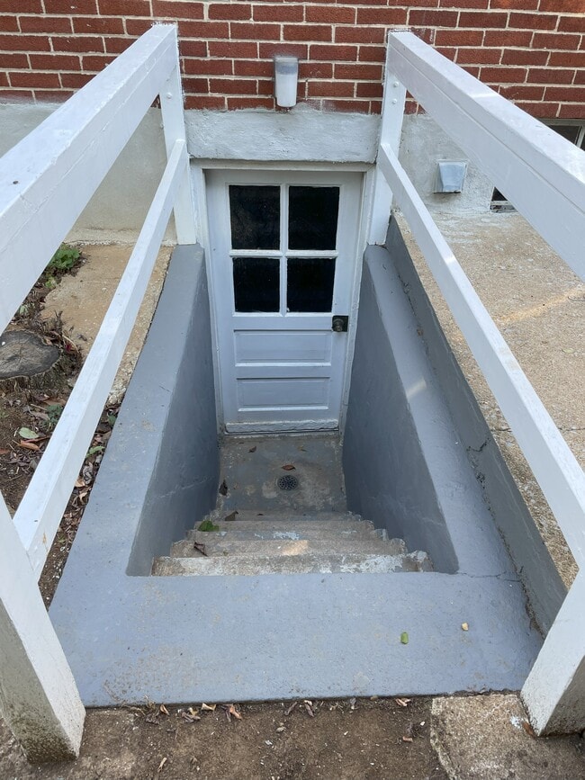 Building Photo - 4700 E Trindle Rd
