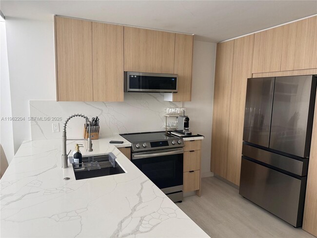 Building Photo - 1849 S Ocean Dr