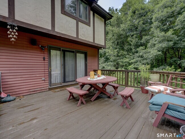 Building Photo - 522 Springfield Rd