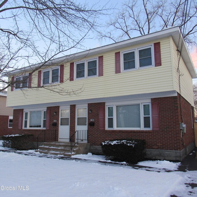 Building Photo - 34 B Commodore St