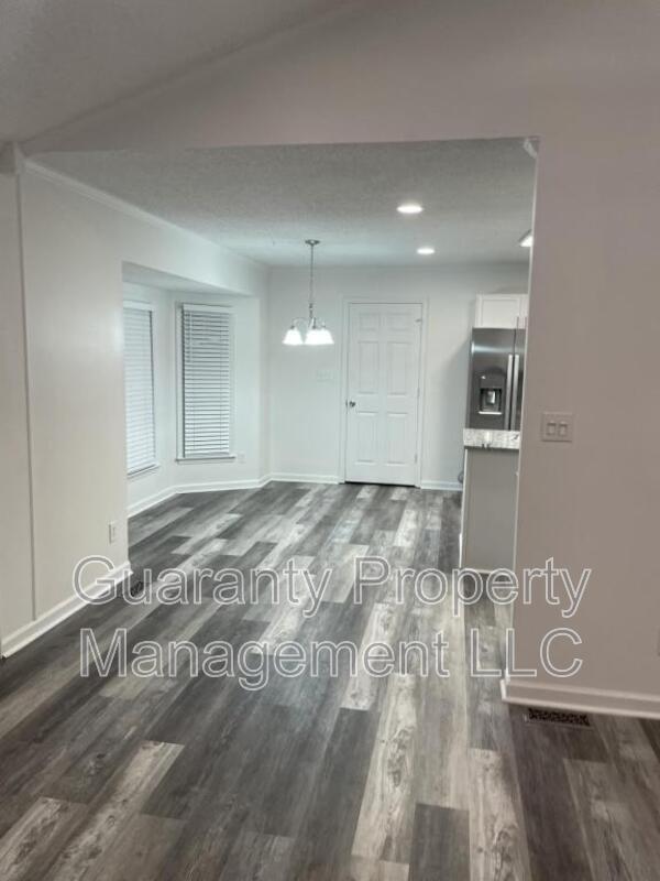 Building Photo - 7017 Midhurst Ct