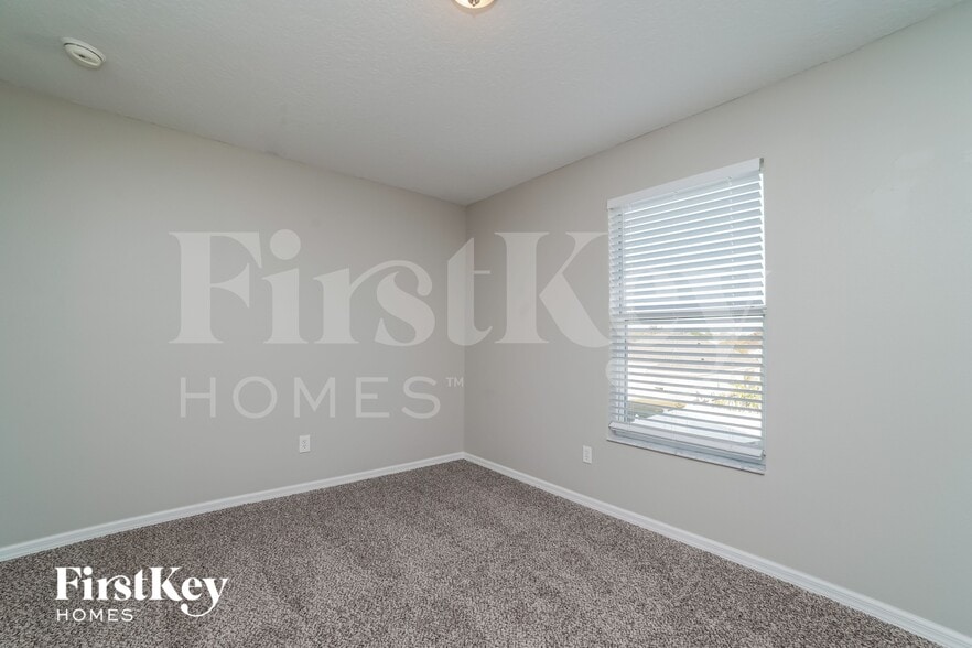 Building Photo - 2630 Sunningdale Dr